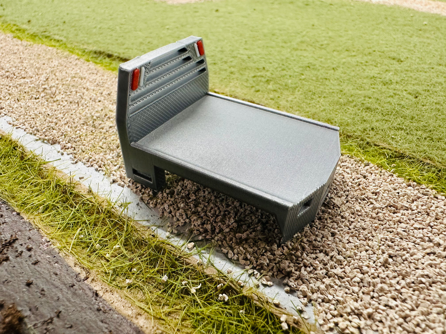 Silver Truck Flatbed 1/64 Scale